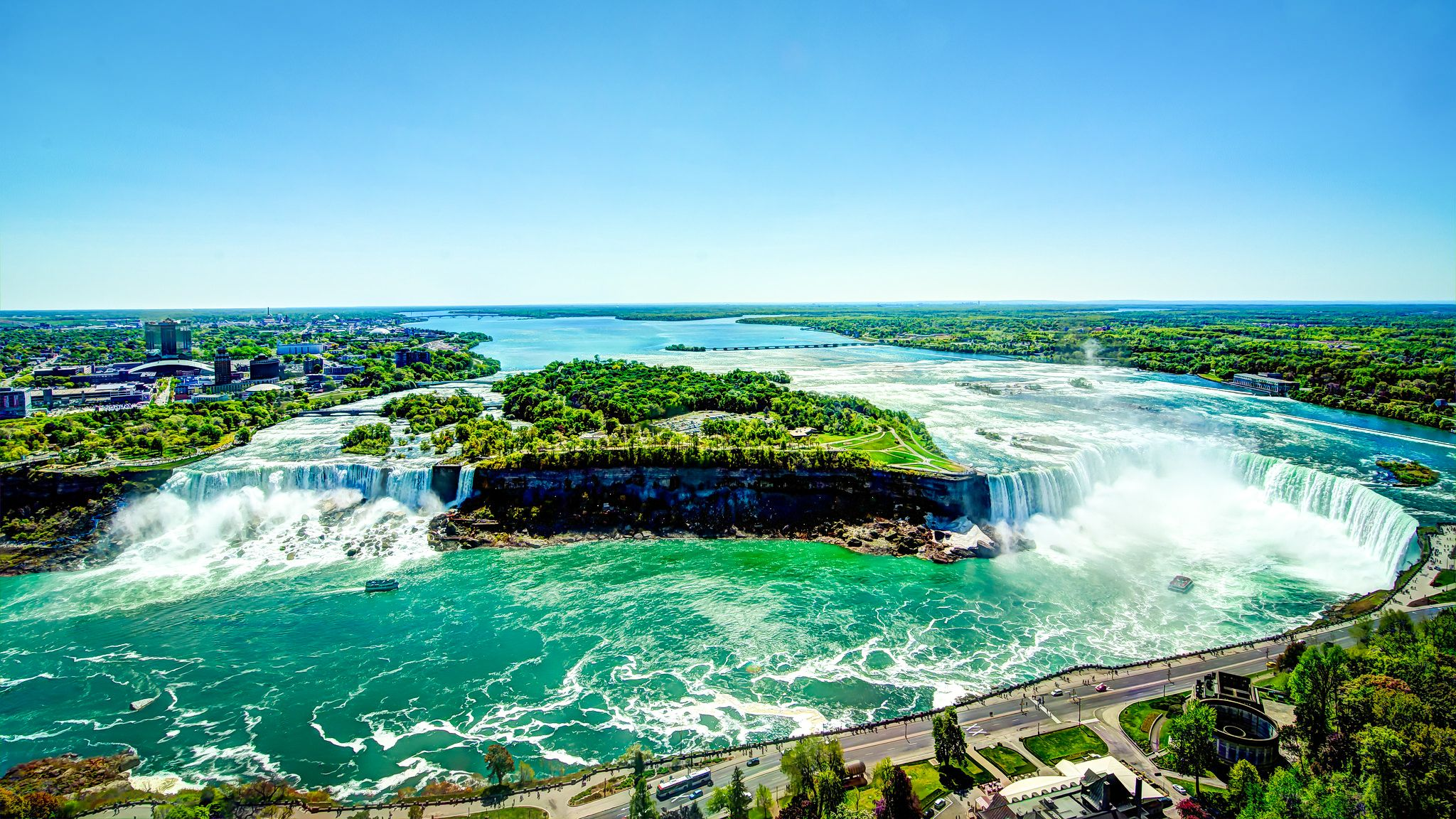 1-Day Niagara Falls Tour by Air from New York