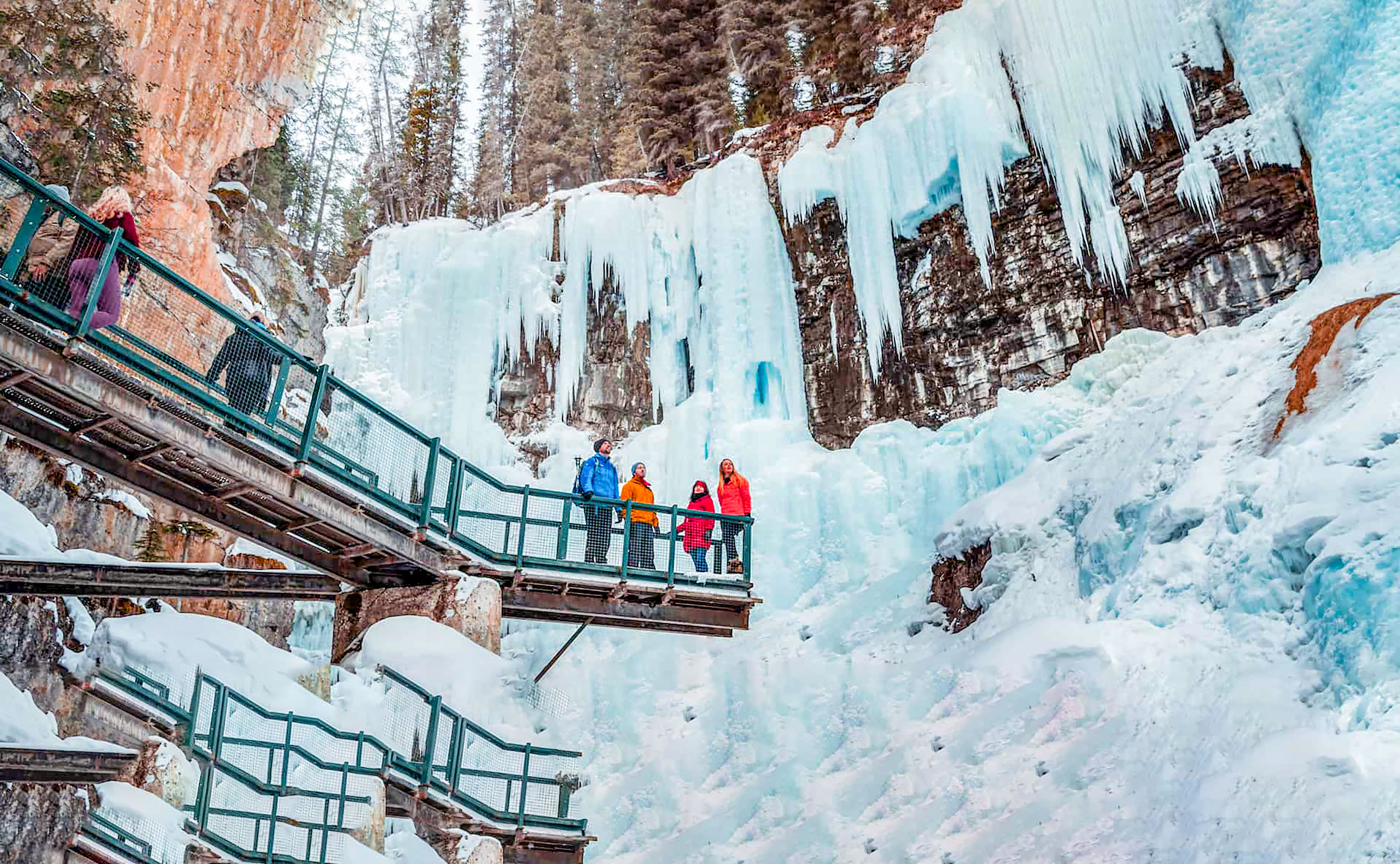 【Winter Tour】4-Day Canadian Tour from Vancouver: Kamloops, Yoho National Park, Banff National Park,  Johnston Canyon and Okanagan Lake